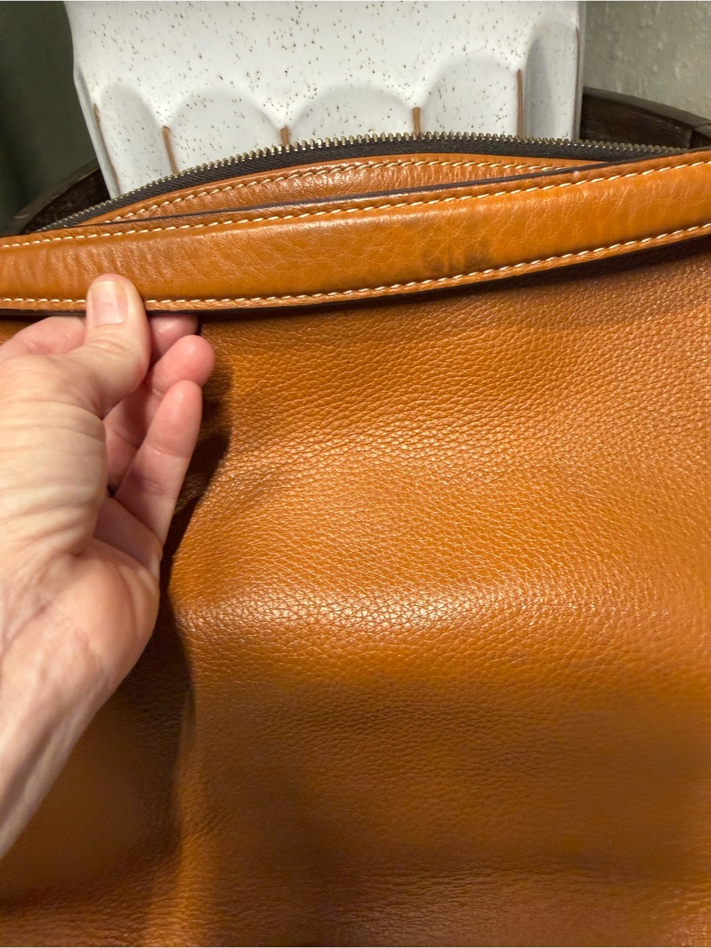 Dooney and Bourke shoulder bag - Picture 4 of 11